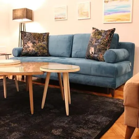 Kentavros 아파트 *